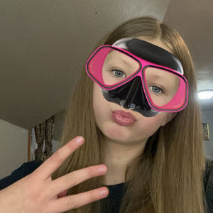 Meet your Posher, Danika